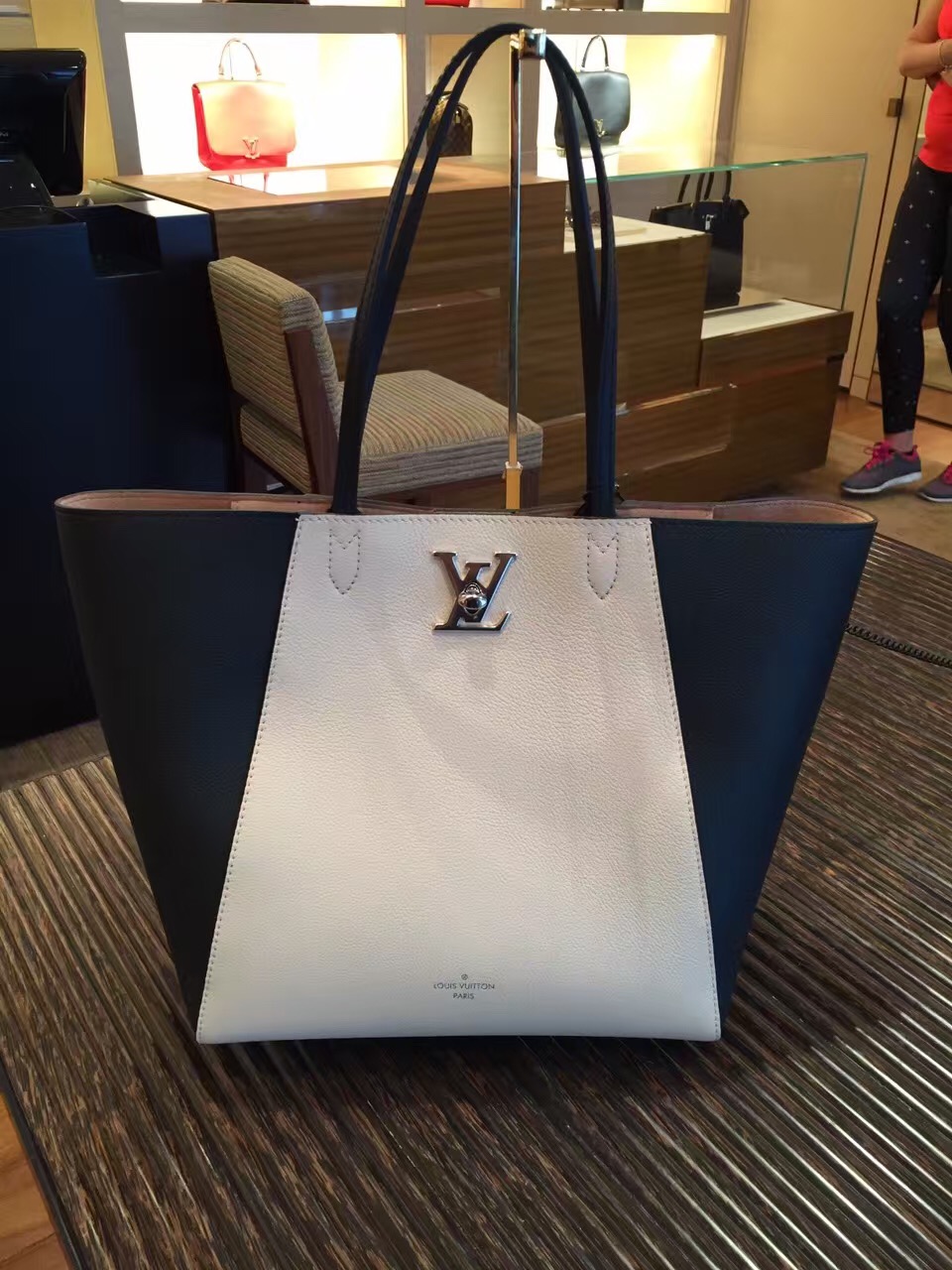 Louis Vuitton Lockme Cabas Tote Bag M42289 Vanille Noir